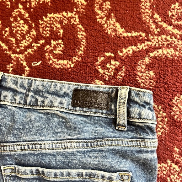 Denver Hayes High-Rise Jeans- size 12 - jeans are alight bluish color- - Picture 6 of 8